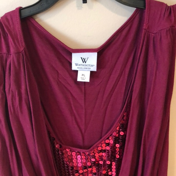 πRed blouse - Picture 2 of 4